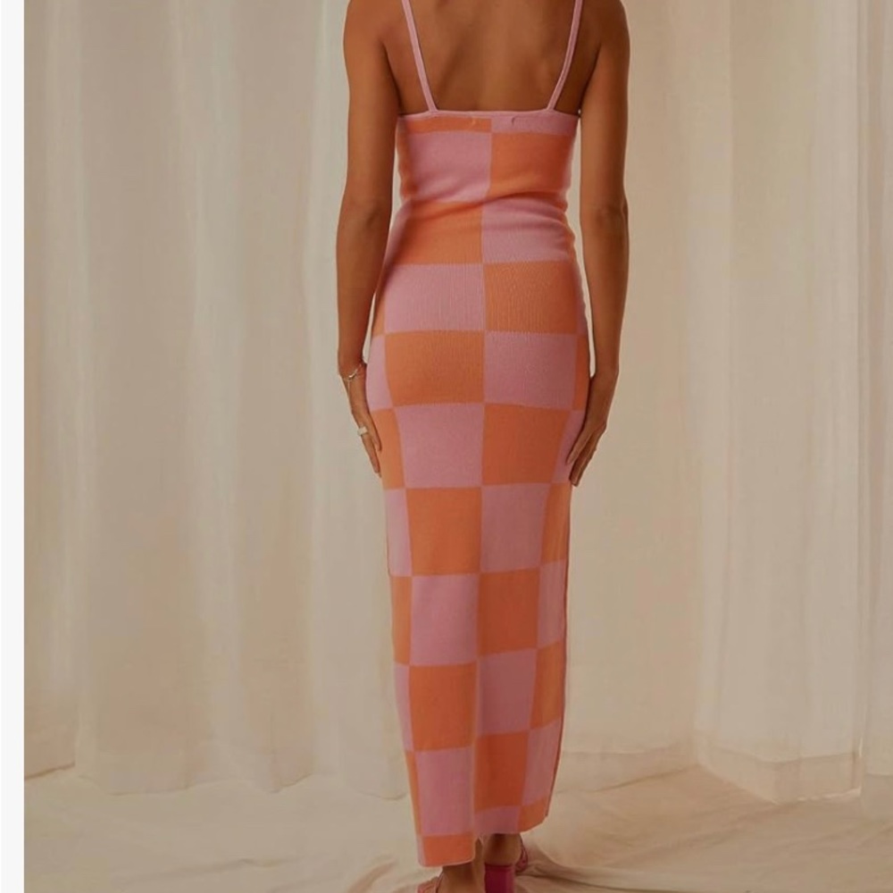 Checkered pink/tan dress.